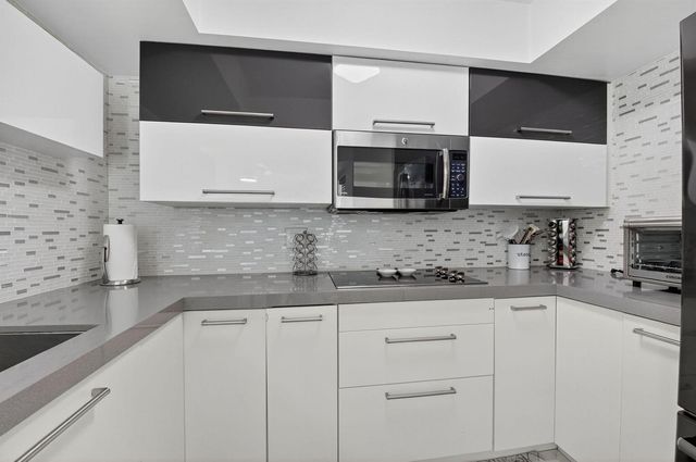 4310 Village Drive D, Delray Beach, FL 33445