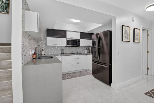 4310 Village Drive D, Delray Beach, FL 33445
