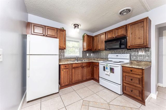 619 CAMELLIA COURT, Sanford, FL 32773