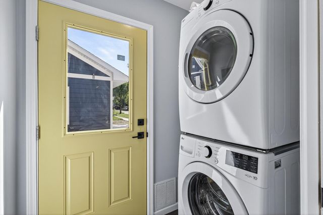 725 Wilson Avenue, Saint Paul, MN 55106