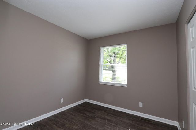 6810 Village Green Blvd, Pewee Valley, KY 40056