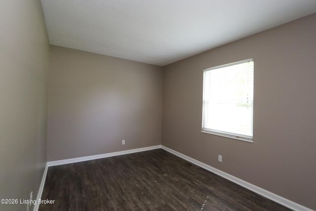 6810 Village Green Blvd, Pewee Valley, KY 40056