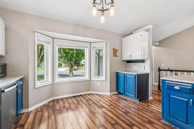 9203 Xenium Lane N, Maple Grove, MN 55369