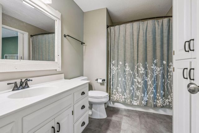 9203 Xenium Lane N, Maple Grove, MN 55369