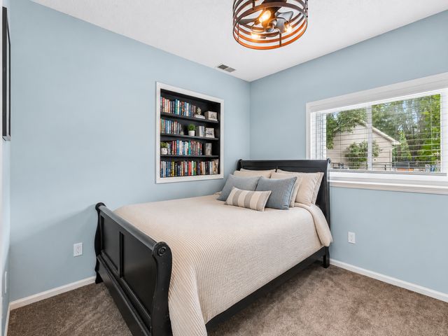 9203 Xenium Lane N, Maple Grove, MN 55369