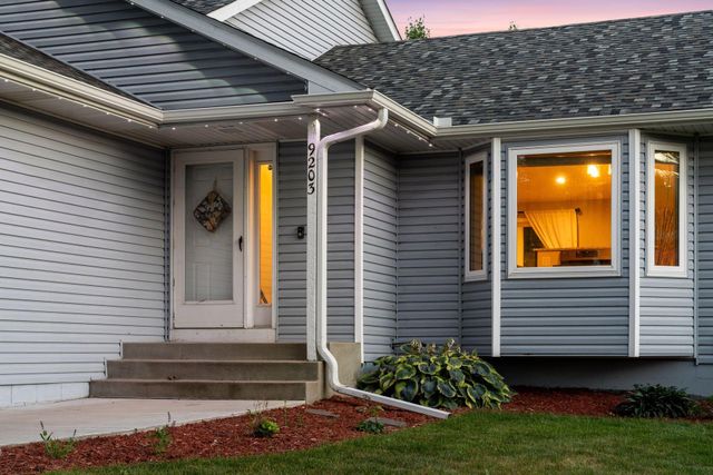 9203 Xenium Lane N, Maple Grove, MN 55369