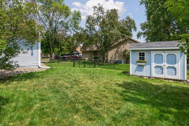 9203 Xenium Lane N, Maple Grove, MN 55369