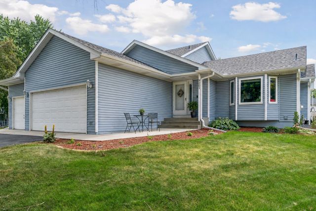 9203 Xenium Lane N, Maple Grove, MN 55369