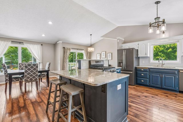 9203 Xenium Lane N, Maple Grove, MN 55369