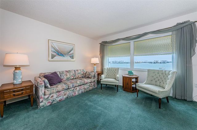 4525 COVE CIRCLE 604, St Petersburg, FL 33708