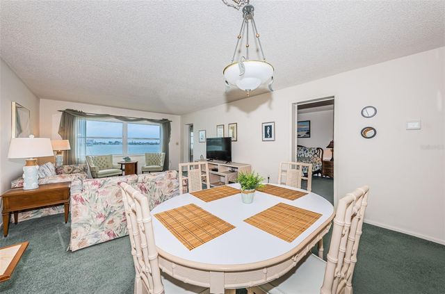 4525 COVE CIRCLE 604, St Petersburg, FL 33708