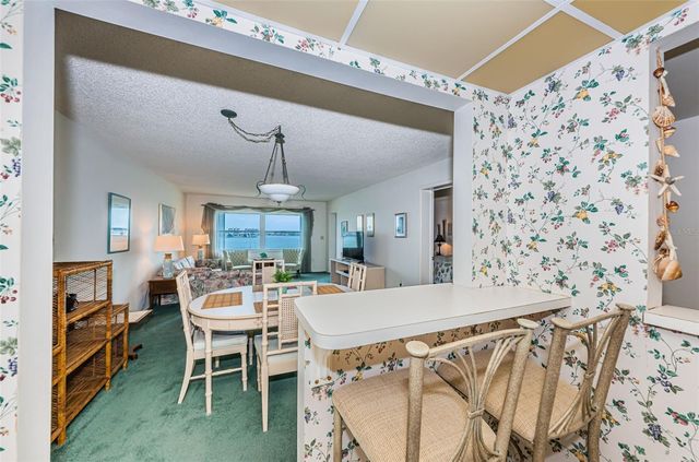 4525 COVE CIRCLE 604, St Petersburg, FL 33708