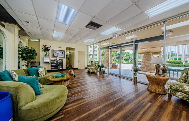 4525 COVE CIRCLE 604, St Petersburg, FL 33708