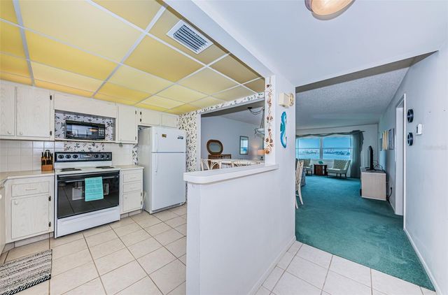 4525 COVE CIRCLE 604, St Petersburg, FL 33708