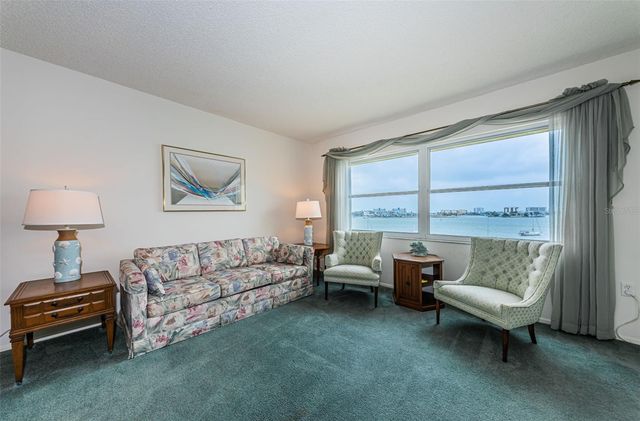 4525 COVE CIRCLE 604, St Petersburg, FL 33708