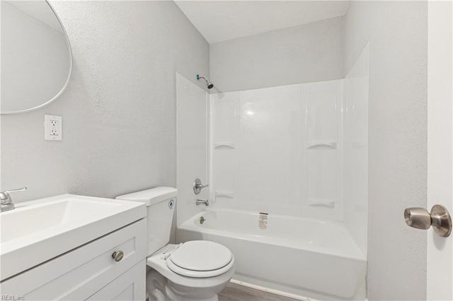 315 Roselynn LN, Virginia Beach, VA 23454