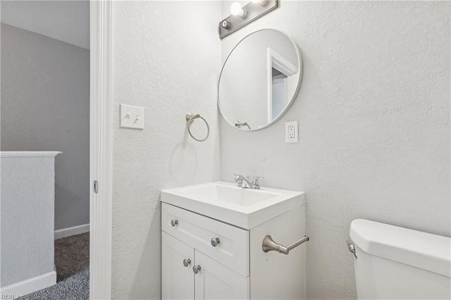 315 Roselynn LN, Virginia Beach, VA 23454