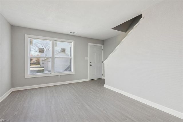 315 Roselynn LN, Virginia Beach, VA 23454