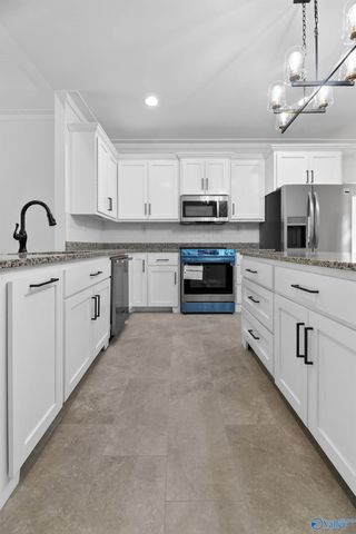 88 Pierce Road, Albertville, AL 35951