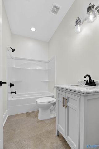 88 Pierce Road, Albertville, AL 35951