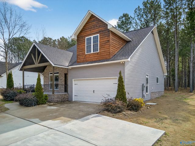 88 Pierce Road, Albertville, AL 35951