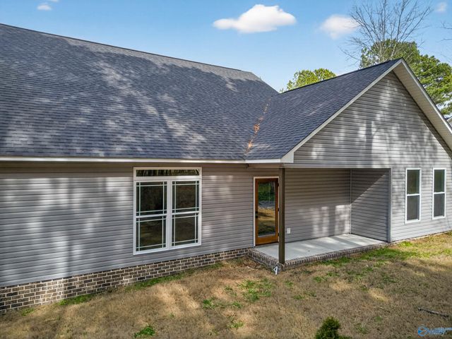 88 Pierce Road, Albertville, AL 35951