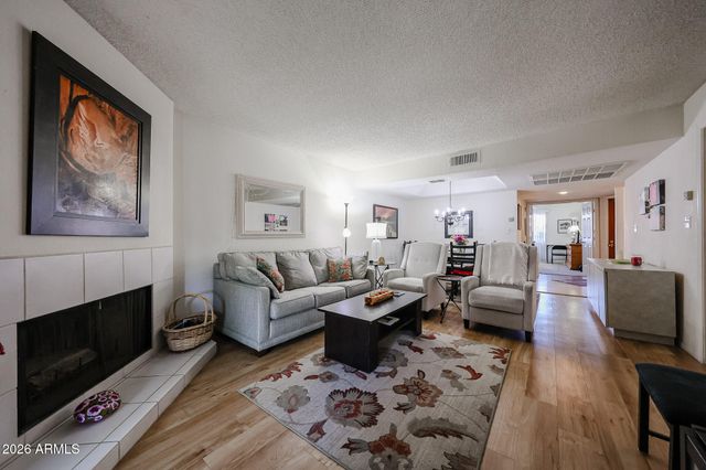 9430 E Mission Lane 104, Scottsdale, AZ 85258