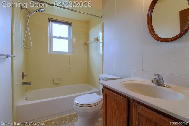 25315 Franklin Terrace 8, South Lyon, MI 48178