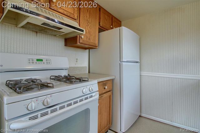 25315 Franklin Terrace 8, South Lyon, MI 48178