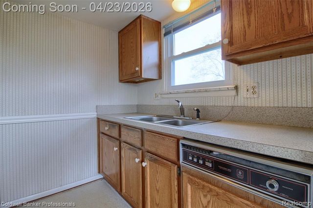 25315 Franklin Terrace 8, South Lyon, MI 48178