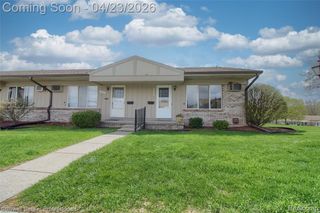 25315 Franklin Terrace 8, South Lyon, MI 48178