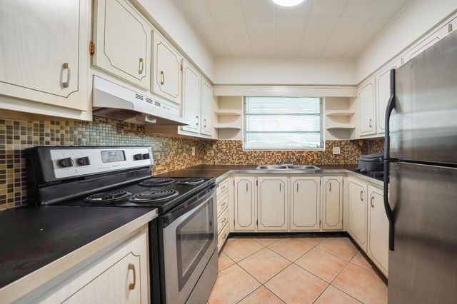 710 N K Street 203, Lake Worth Beach, FL 33460