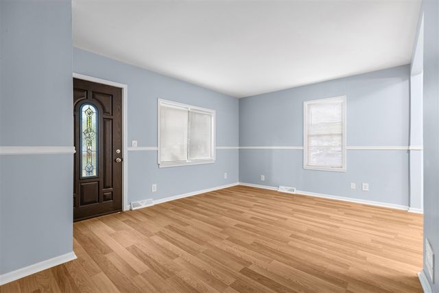 35809 Manila Avenue, Westland, MI 48186