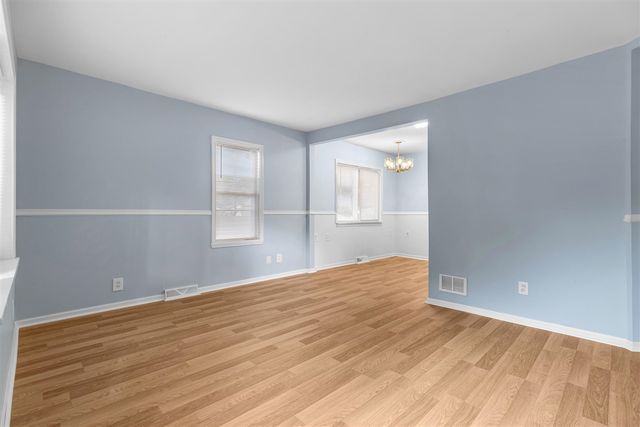 35809 Manila Avenue, Westland, MI 48186