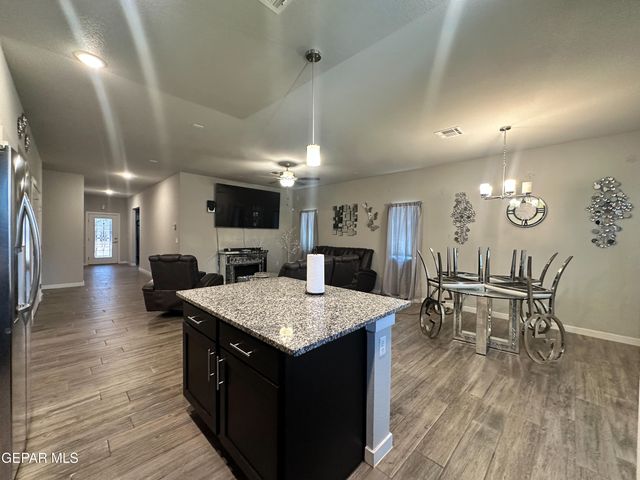 365 Mercy Tellez, Socorro, TX 79927