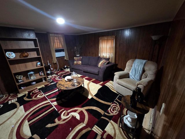 7326 Eisenhower Road, Houston, TX 77033