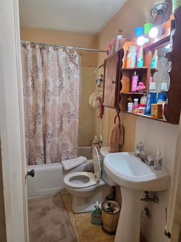 7326 Eisenhower Road, Houston, TX 77033
