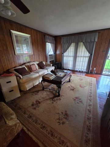 7326 Eisenhower Road, Houston, TX 77033