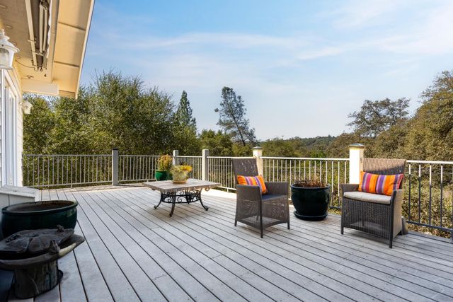 18776 Jayhawk Dr, Penn Valley, CA 95946