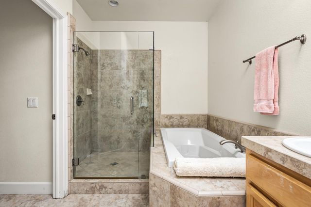 18776 Jayhawk Dr, Penn Valley, CA 95946