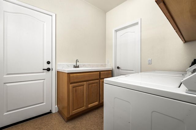 18776 Jayhawk Dr, Penn Valley, CA 95946