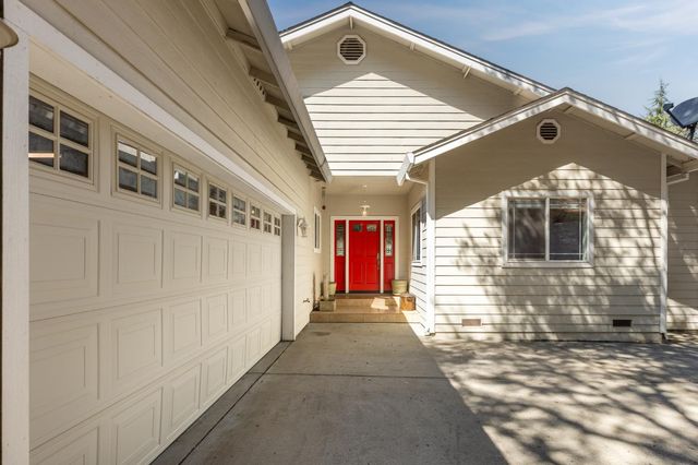 18776 Jayhawk Dr, Penn Valley, CA 95946
