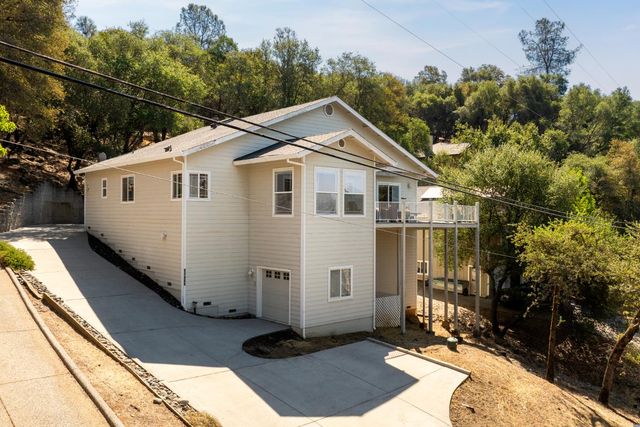 18776 Jayhawk Dr, Penn Valley, CA 95946
