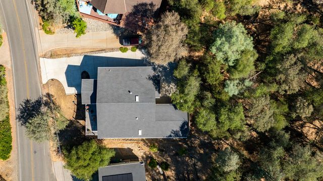 18776 Jayhawk Dr, Penn Valley, CA 95946