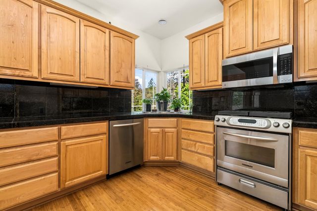 18776 Jayhawk Dr, Penn Valley, CA 95946