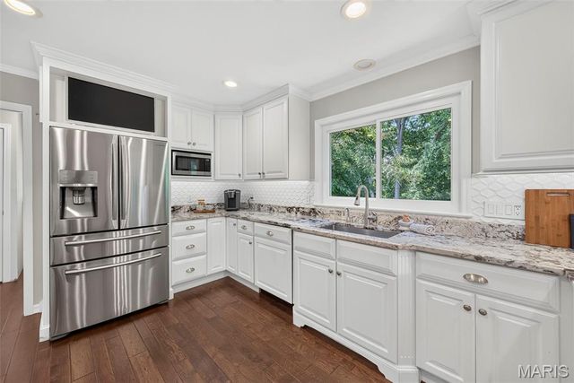 1751 Warmington Court, Ballwin, MO 63021