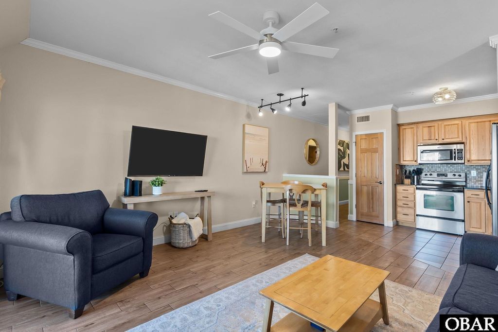 Image 7 of property listing at 815 S Virginia Dare Trail Unit 202, Kill Devil Hills, NC 27948