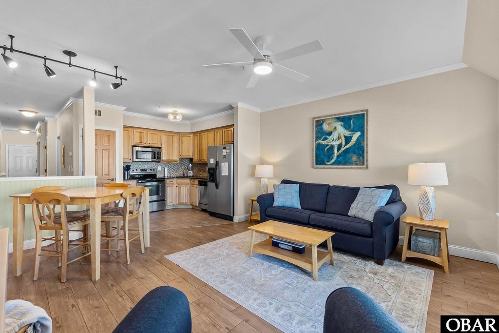 Image 8 of property listing at 815 S Virginia Dare Trail Unit 202, Kill Devil Hills, NC 27948