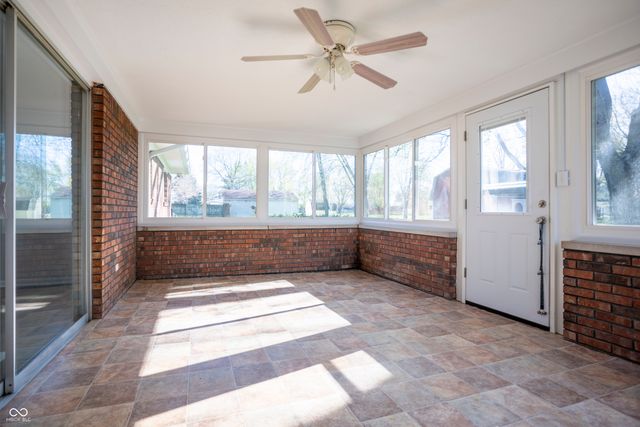 380 N 700 W, Greenfield, IN 46140