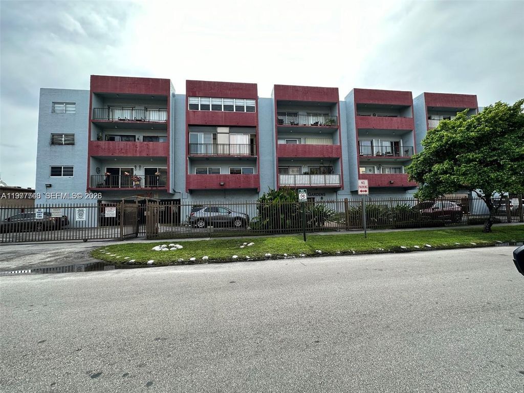 6070 W 19th Avenue 309, Hialeah, FL 33012